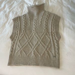 Guess knit turtleneck sweater vest XS cream